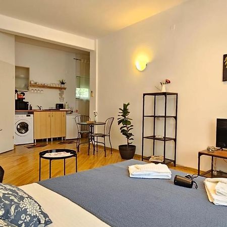 Sweet Dreams Suites Calea Victoriei Sunny Studio บูคาเรสต์ ภายนอก รูปภาพ