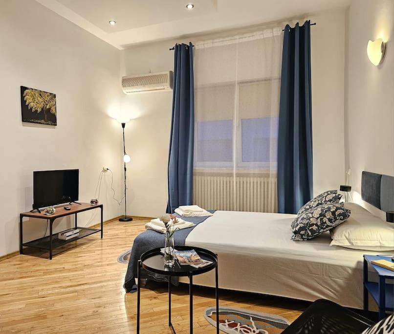 Sweet Dreams Suites Calea Victoriei Sunny Studio บูคาเรสต์ ภายนอก รูปภาพ